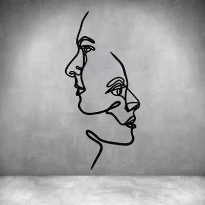 2 FACES IN LINE